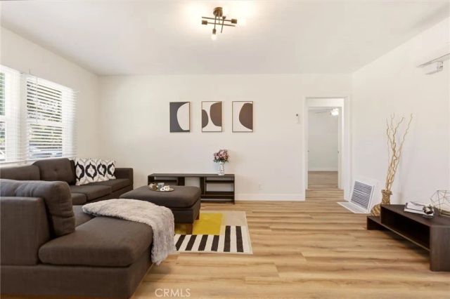 2155 Euclid Avenue, Long Beach, CA 90815