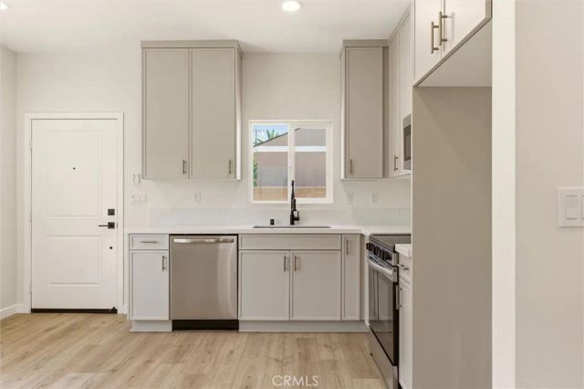 2155 Euclid Avenue, Long Beach, CA 90815