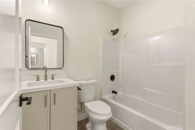 2155 Euclid Avenue, Long Beach, CA 90815