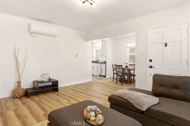 2155 Euclid Avenue, Long Beach, CA 90815