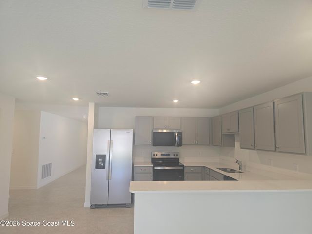 932 SW Richmond Circle SW, Palm Bay, FL 32908