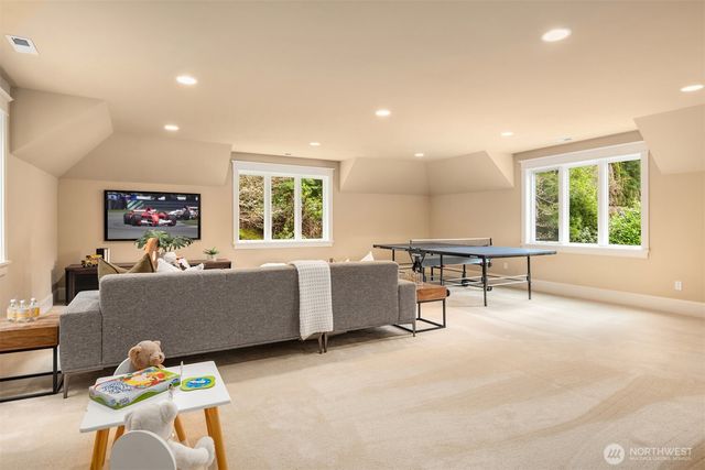 20424 NE 64th Place, Redmond, WA 98053