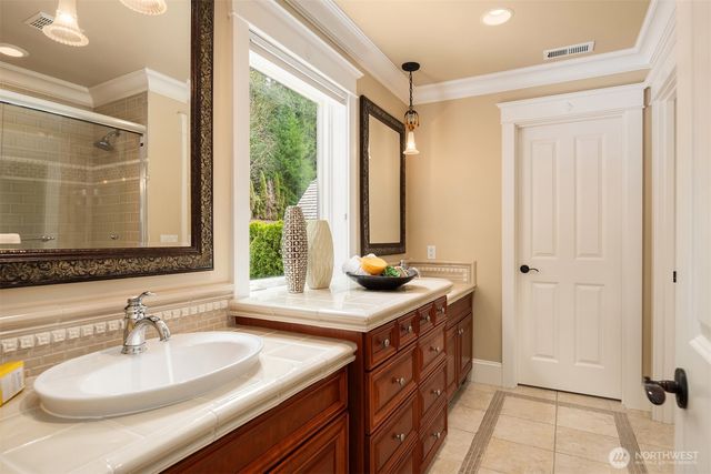 20424 NE 64th Place, Redmond, WA 98053