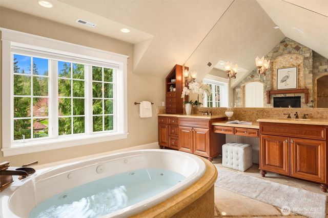 20424 NE 64th Place, Redmond, WA 98053