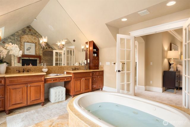 20424 NE 64th Place, Redmond, WA 98053