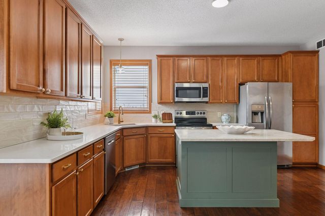 1120 Grove Circle, Victoria, MN 55386