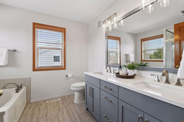 1120 Grove Circle, Victoria, MN 55386