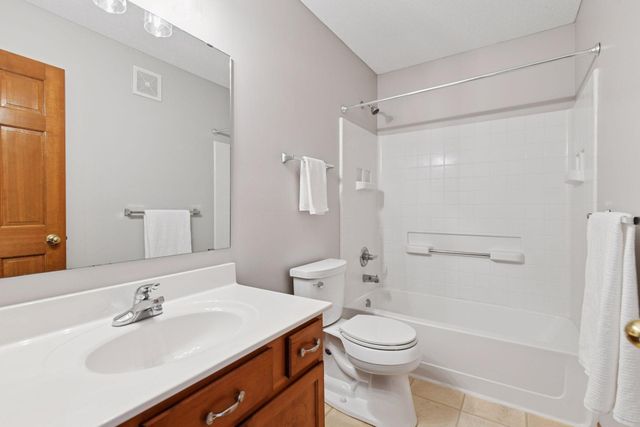 1120 Grove Circle, Victoria, MN 55386