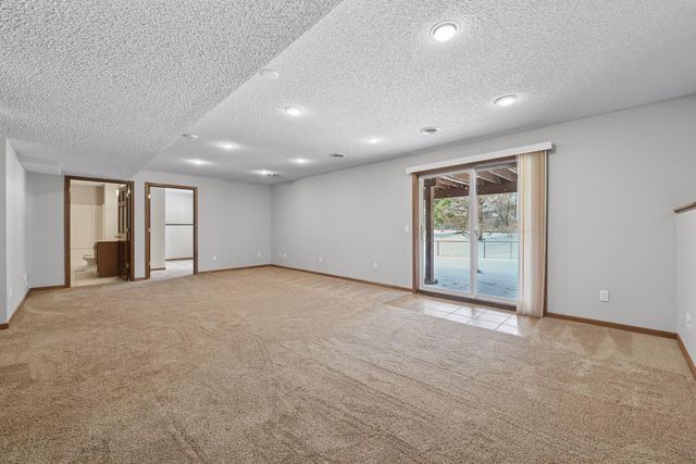 1120 Grove Circle, Victoria, MN 55386