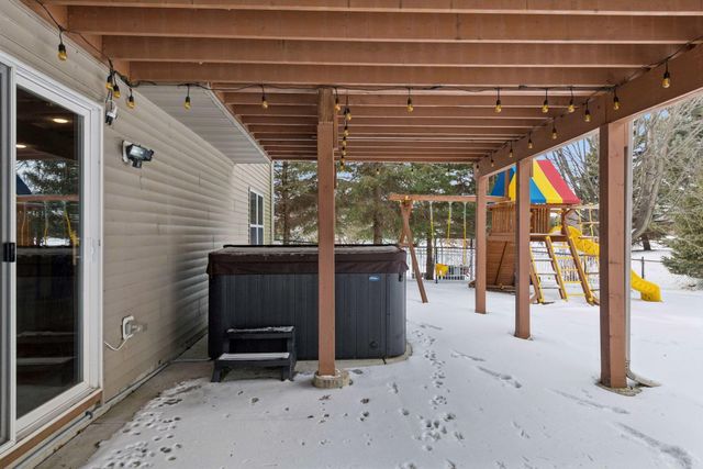 1120 Grove Circle, Victoria, MN 55386