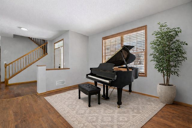 1120 Grove Circle, Victoria, MN 55386