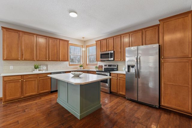 1120 Grove Circle, Victoria, MN 55386