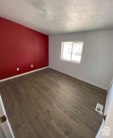 8155 S REDWOOD RD #142B, West Jordan, UT 84088