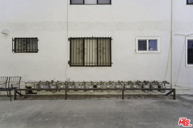 6036 Cadillac Avenue, Los Angeles, CA 90034