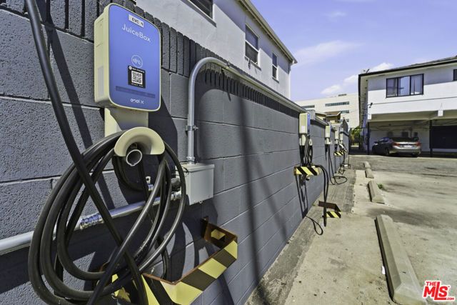 6036 Cadillac Avenue, Los Angeles, CA 90034