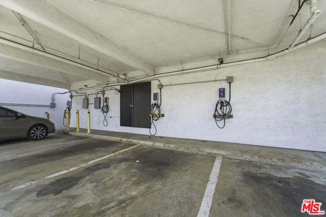 6036 Cadillac Avenue, Los Angeles, CA 90034