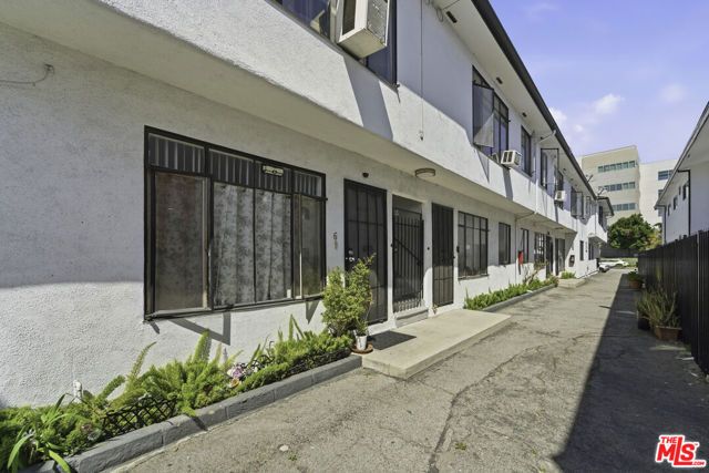 6036 Cadillac Avenue, Los Angeles, CA 90034