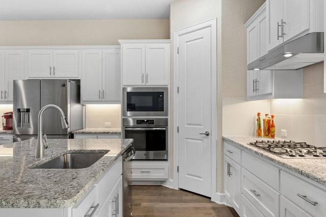 131 Autumn Wood LN, Austin, TX 78737