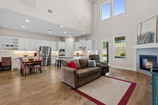 131 Autumn Wood LN, Austin, TX 78737