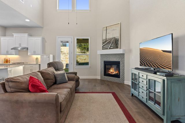 131 Autumn Wood LN, Austin, TX 78737