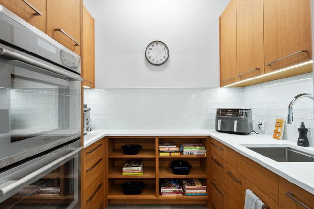 200 Park Avenue 401, Minneapolis, MN 55415