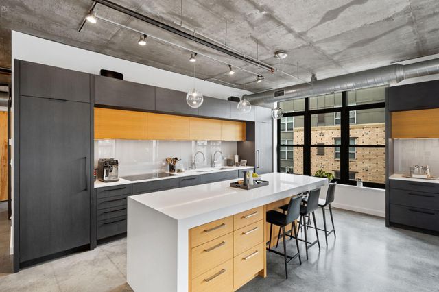 200 Park Avenue 401, Minneapolis, MN 55415