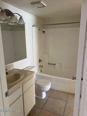 4240 Lost Hills Road 202, Agoura Hills, CA 91301
