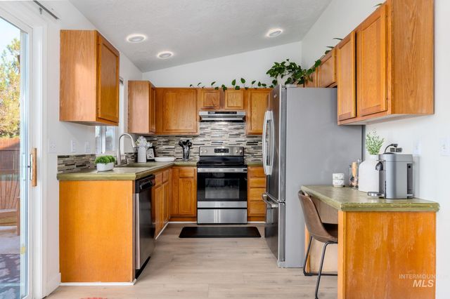 284 W Hesston, Kuna, ID 83634