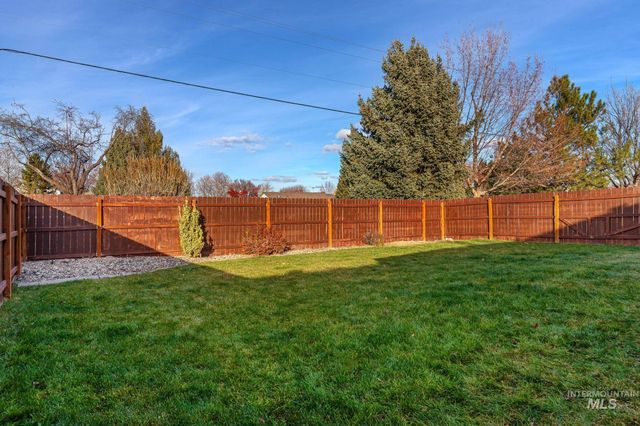 284 W Hesston, Kuna, ID 83634