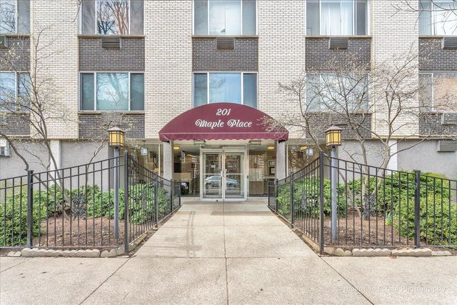 201 S Maple Avenue 111, Oak Park, IL 60302