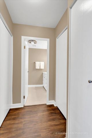 201 S Maple Avenue 111, Oak Park, IL 60302