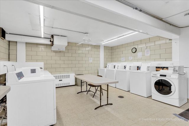 201 S Maple Avenue 111, Oak Park, IL 60302