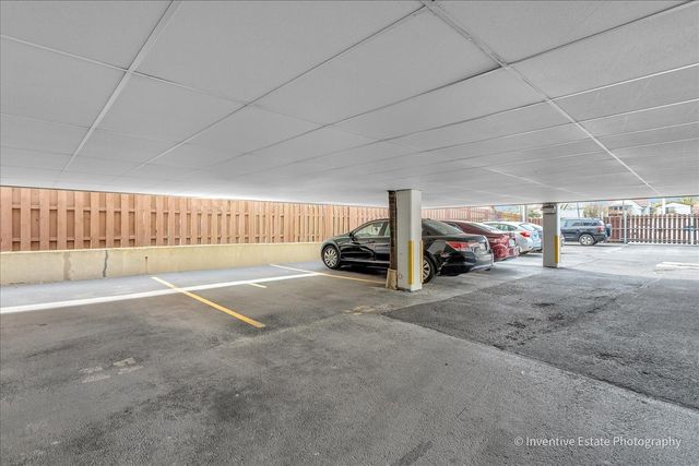 201 S Maple Avenue 111, Oak Park, IL 60302