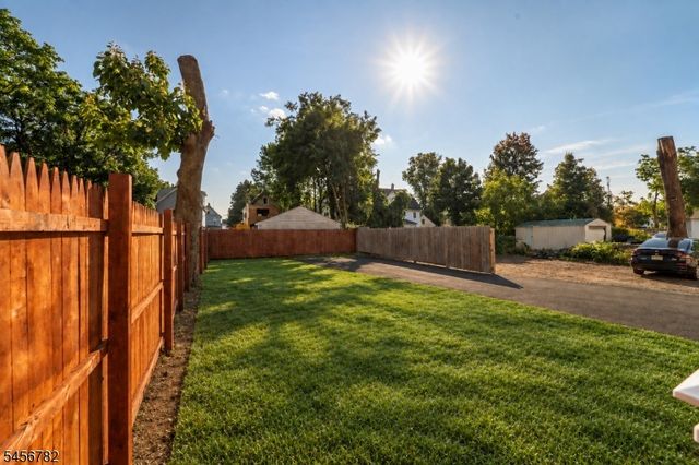 420 John St, Plainfield City, NJ 07060