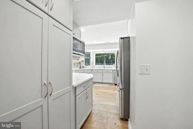 15055 GREENMOUNT DR, Woodbridge, VA 22193