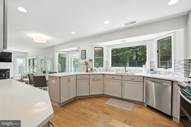 15055 GREENMOUNT DR, Woodbridge, VA 22193