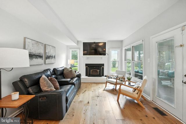 15055 GREENMOUNT DR, Woodbridge, VA 22193