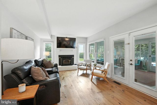 15055 GREENMOUNT DR, Woodbridge, VA 22193