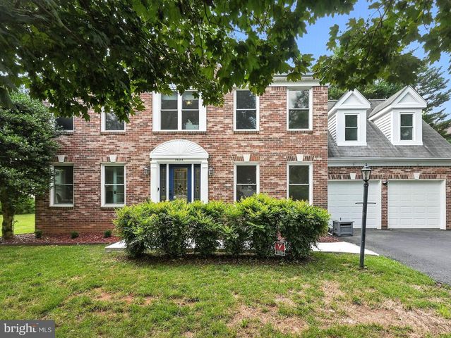 15055 GREENMOUNT DR, Woodbridge, VA 22193