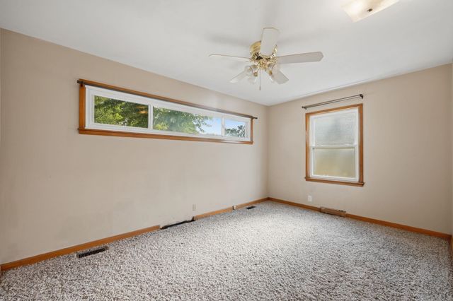 1421 E 31st St South, Wichita, KS 67216