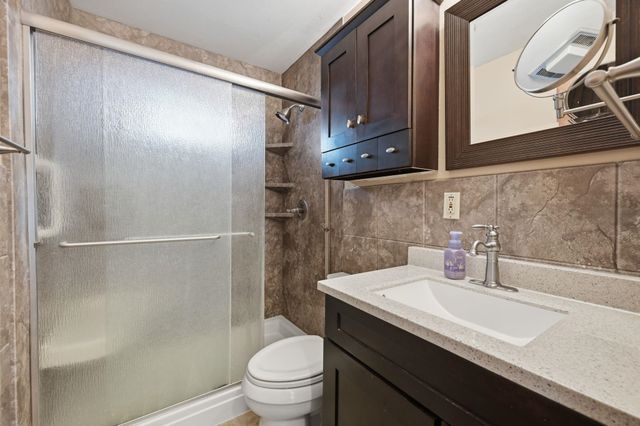 1421 E 31st St South, Wichita, KS 67216