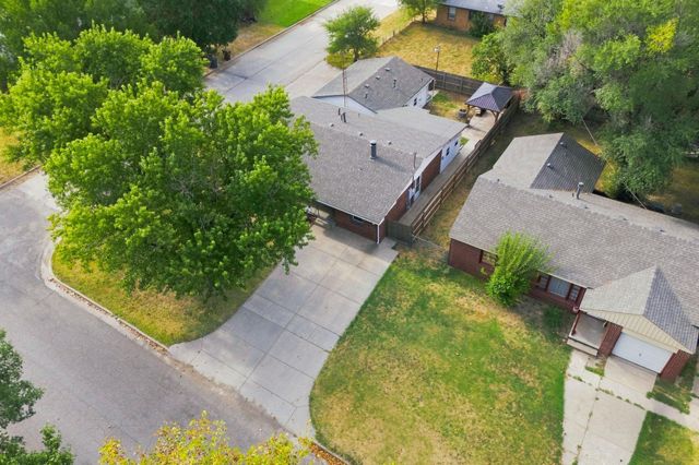 1421 E 31st St South, Wichita, KS 67216