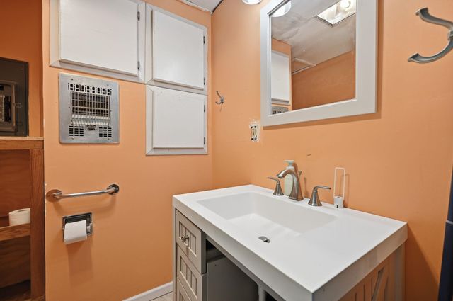 1421 E 31st St South, Wichita, KS 67216