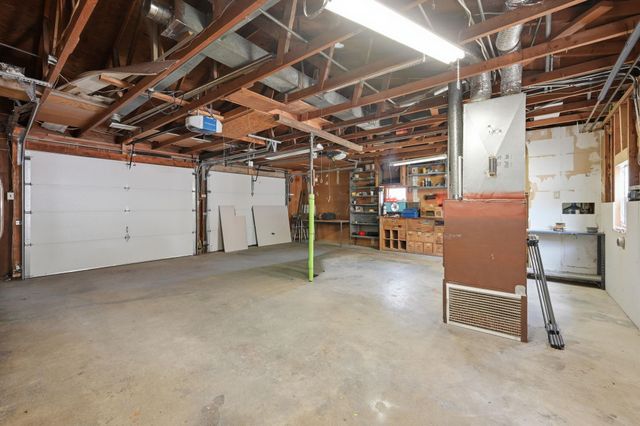 1421 E 31st St South, Wichita, KS 67216