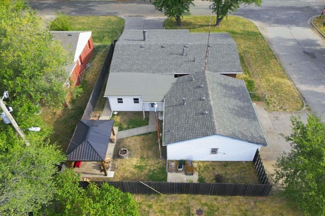 1421 E 31st St South, Wichita, KS 67216