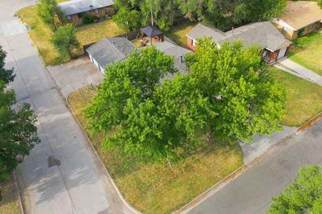 1421 E 31st St South, Wichita, KS 67216