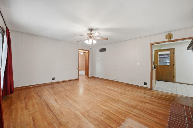 1421 E 31st St South, Wichita, KS 67216