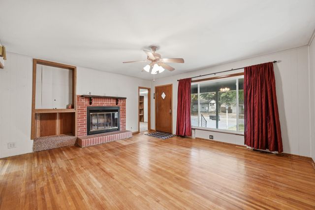 1421 E 31st St South, Wichita, KS 67216