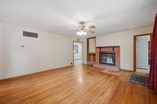1421 E 31st St South, Wichita, KS 67216