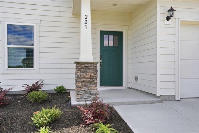 223 Abraham Way, Boiling Springs, SC 29316